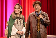 左から松本梨香、石井康嗣。