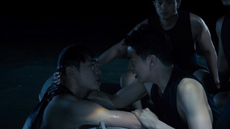 「The Sign」場面写真