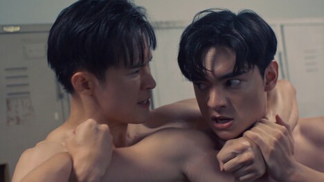 「The Sign」場面写真