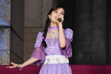 「ウィッシュ～この願い～」を歌う生田絵梨花。