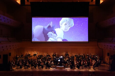 「屋根裏のラジャー」ジャパンシネマオーケストラの様子。