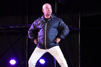 ハカを披露するテムエラ・モリソン。