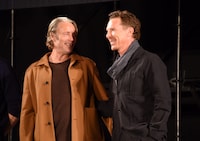 談笑するマッツ・ミケルセン（左）とベネディクト・カンバーバッチ（右）。