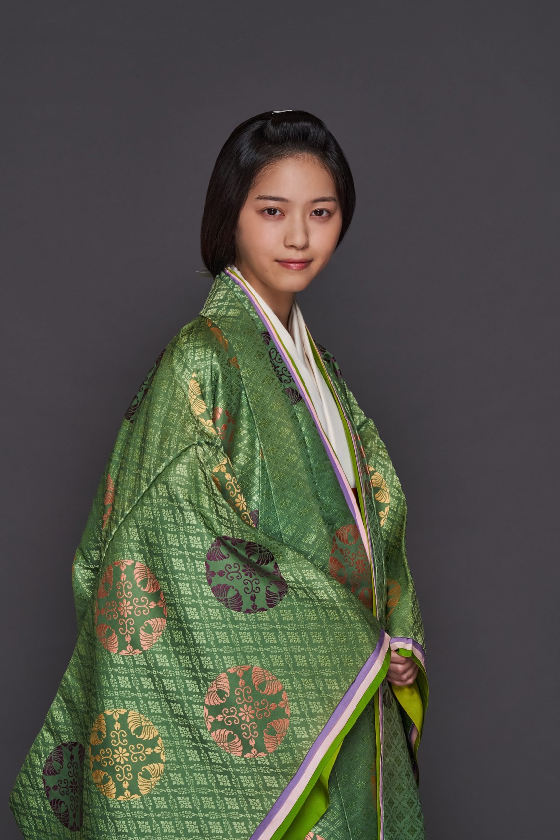 西野七瀬演じるお品。(c)フジテレビ