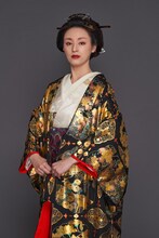 松島の局役の栗山千明。