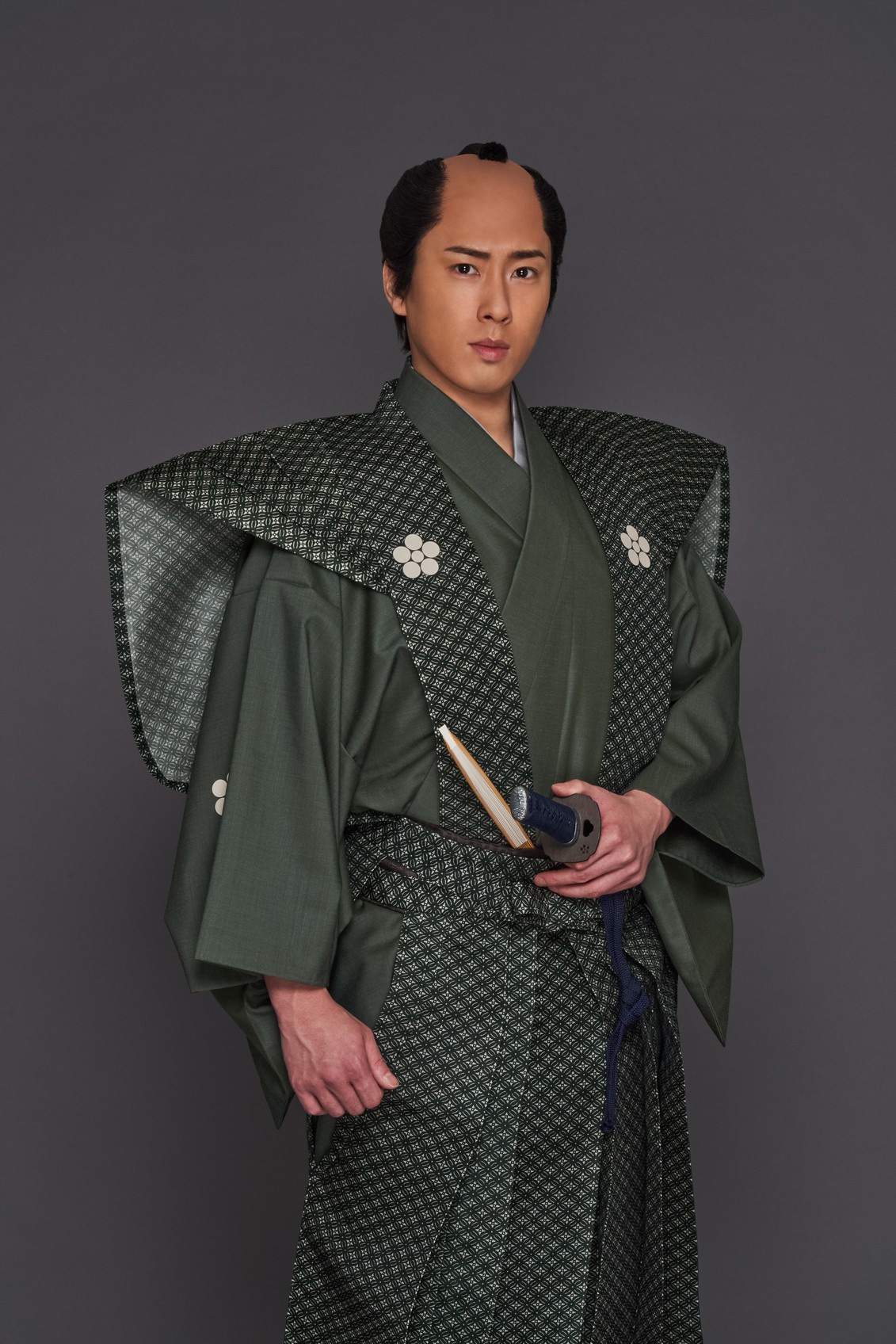 人気画像10位は「フジテレビ系『大奥』KAT-TUN亀梨和也、Snow Man宮舘涼太らのビジュアル公開」より、宮舘涼太（Snow Man）演じる松平定信。(c)フジテレビ