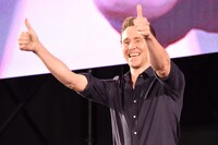 トム・ヒドルストン