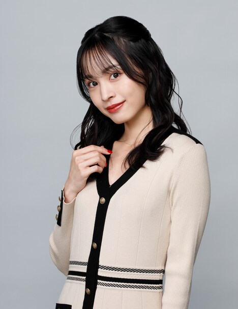 小鳥遊優梨子役の大谷凜香。