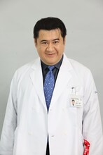 猿田弥彦役の小手伸也。