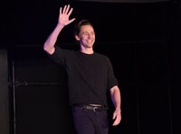 トム・ヒドルストン