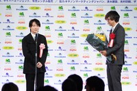 左から神木隆之介、山崎貴。