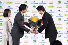 左から北村匠海、磯村勇斗。