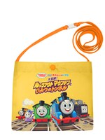 「映画 きかんしゃトーマス 大冒険！ルックアウトマウンテンとひみつのトンネル」前売り特典の「みんなでぼうけんサコッシュ」。