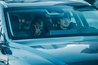 韓国ドラマ「餌【ミッキ】」撮影現場にて、左からホ・ソンテ、チャン・グンソク。