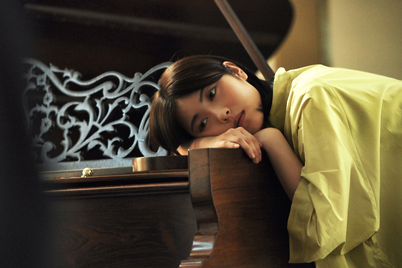 浜辺美波「サイレントラブ」でストイックに役と向き合う、ピアノ演奏では悔しさにじませる