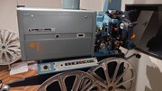 映像機器会社・モノリス寄贈の35mmフィルム映写機。
