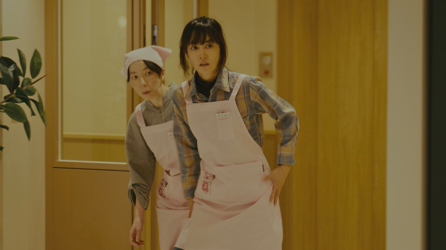 「侵入者たちの晩餐」場面写真