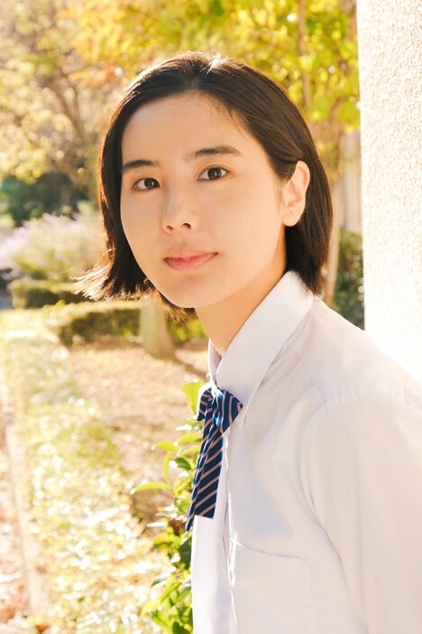 ユイ役の花岡すみれ。