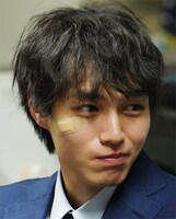 鵜木半蔵役の見津賢。