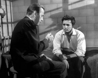 「暗黒への転落」場面写真