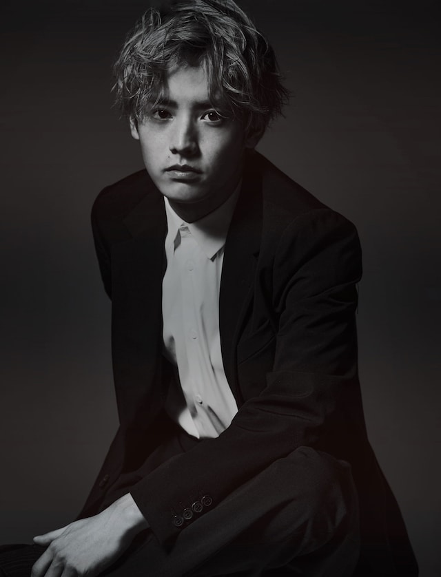 赤楚衛二 インタビュー＆フォトブック「E」書影