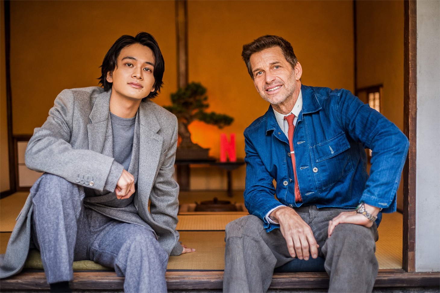 左から北村匠海、ザック・スナイダー。
