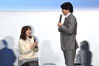 「（心臓が）バクバクです」と明かす金子大地（右）と、そんな金子を応援する大塚寧々（左）。