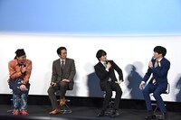 “おかか”のイントネーションで楽しげにもめるキャストたち。