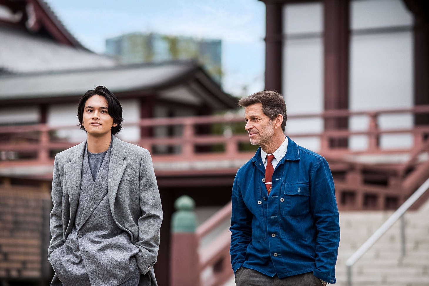 左から北村匠海、ザック・スナイダー。