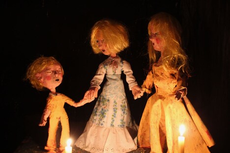 「オオカミの家」場面カット