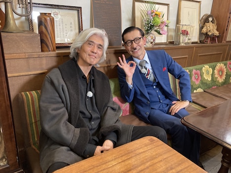 左から佐藤浩市、岩井ジョニ男。(c)BS松竹東急