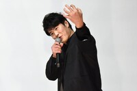 令和ロマンによる漫才指導を「（M-1グランプリの）チャンピオンに教えてもらった！」と誇らしげに振り返る板橋駿谷。