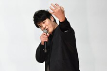 令和ロマンによる漫才指導を「（M-1グランプリの）チャンピオンに教えてもらった！」と誇らしげに振り返る板橋駿谷。