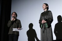 「彼方のうた」の公開記念舞台挨拶の様子。