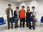 左から渡部秀、阿久津仁愛、阿部顕嵐、岩谷翔吾、小越勇輝。