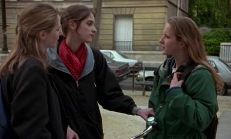 「女と犬」場面写真