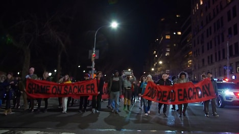 「美と殺戮のすべて」場面写真