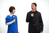 左から浜辺美波、野村周平。