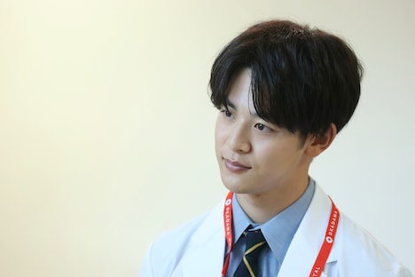 瀬戸廉役の小林虎之介。