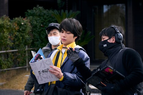 重岡大毅（中央）