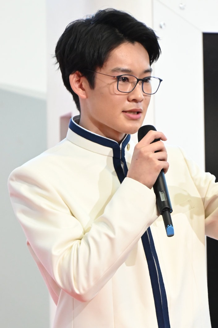 山時聡真