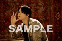 「板垣瑞生カレンダー2024.4-2025.3」楽天ブックス購入特典のフォトカードイメージ。