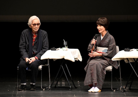 左から山田洋次、中井貴惠。(c)山田雅子