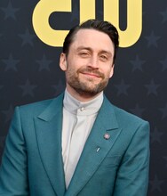 「メディア王～華麗なる一族～」でドラマシリーズ主演男優賞を受賞したキーラン・カルキン。（写真提供：JIM RUYMEN / UPI / Newscom / ゼータ イメージ）