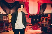 二見悠演じるフラメンコ教室の講師・吉岡大。