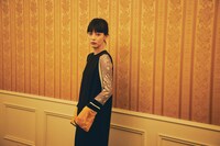 瀬戸かほ演じる桃子。