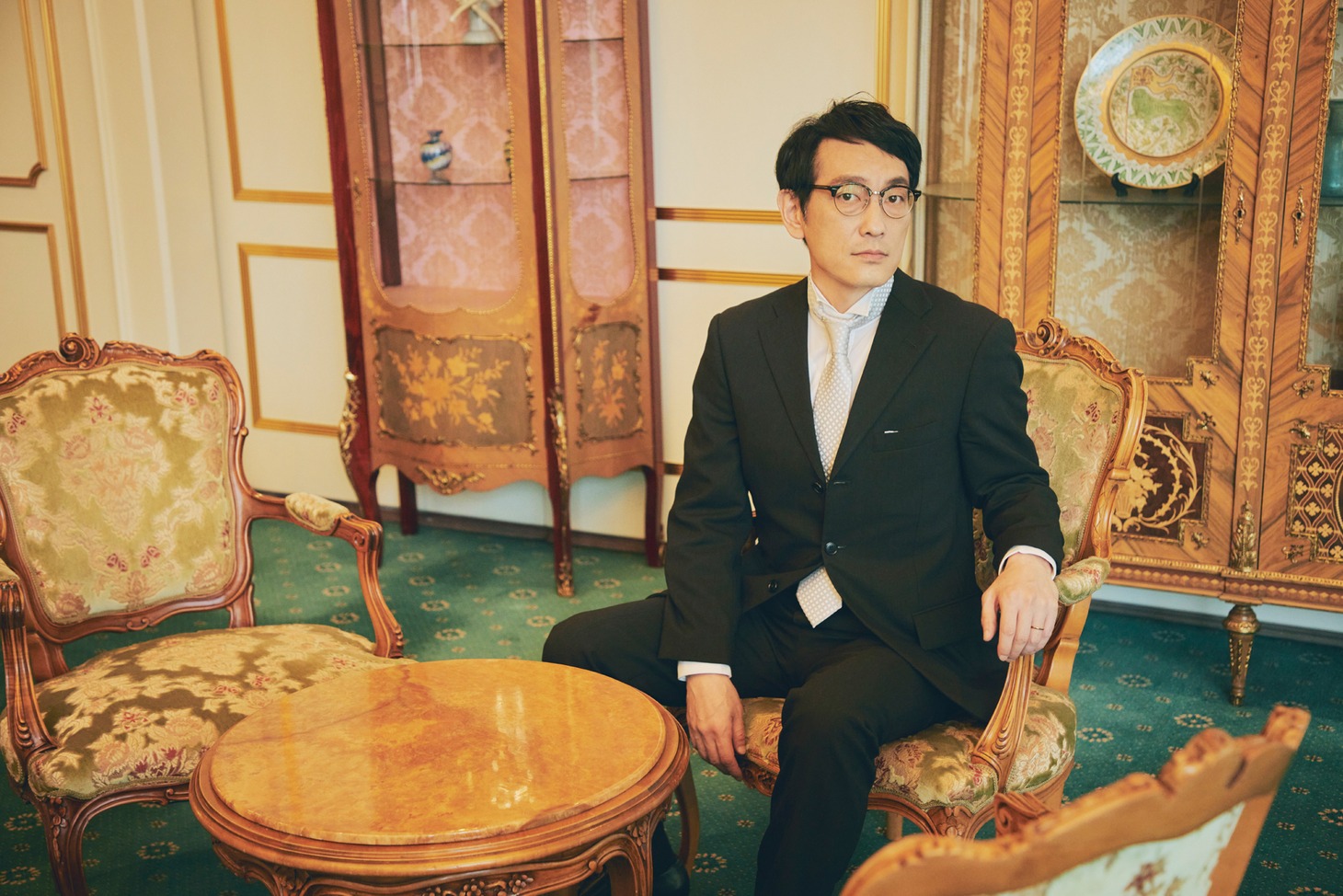 内田周作演じる智。