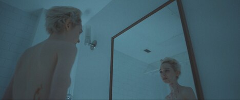 「COME TRUE/カム・トゥルー 戦慄の催眠実験」場面写真