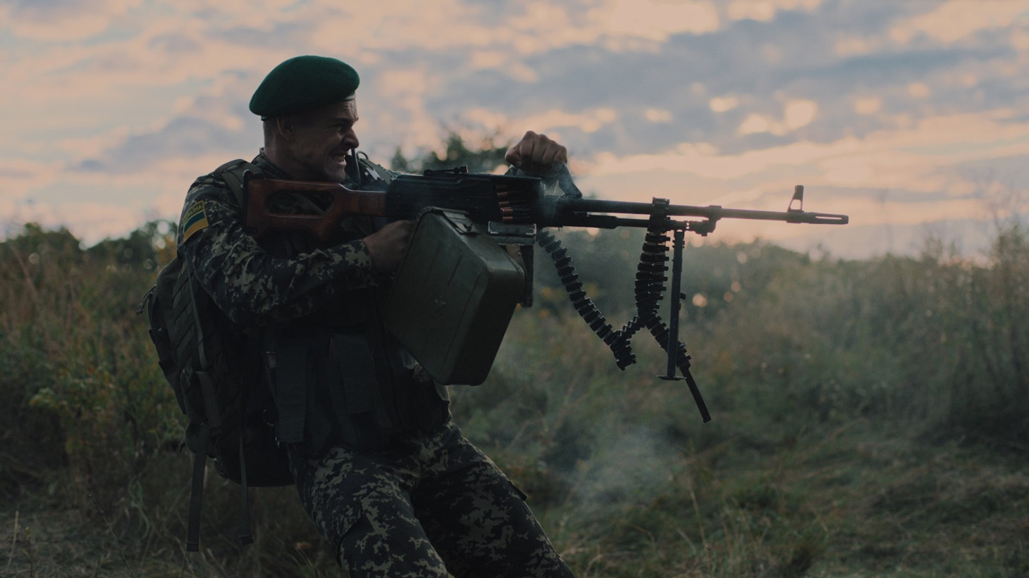 「オン・ザ・フロント・ライン 極限戦線」場面写真