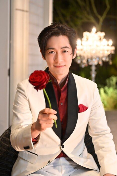 「おっさんずラブ-リターンズ-」でラガーフェルド・翔を演じるディーン・フジオカ。